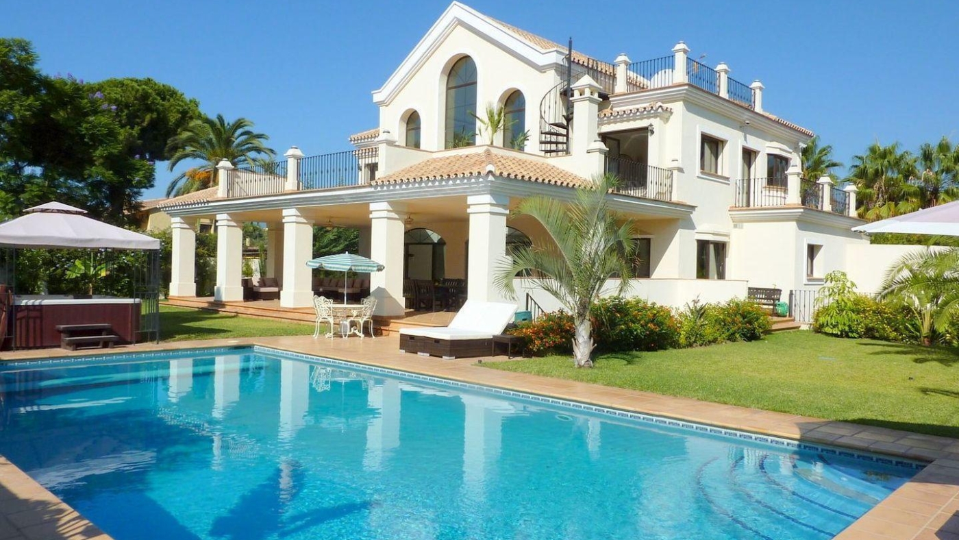 Investment-property-in-Spain-Top-House-Realty-Barcelona-2